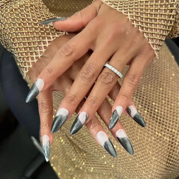 art-metallic-nails-style-1.webp