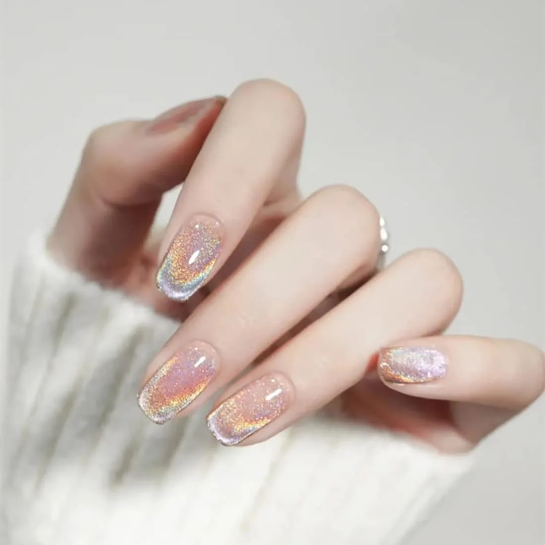 art_cat_eye_nails_style_1.webp